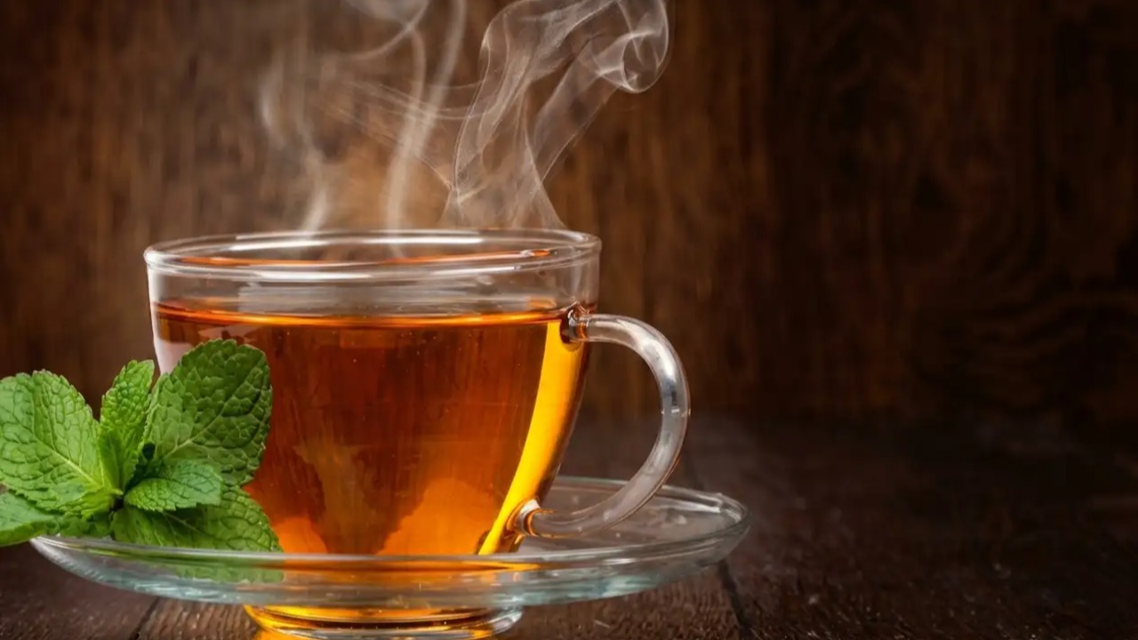 Kenapa Herbal Lebih Manjur Saat Minum Hangat?